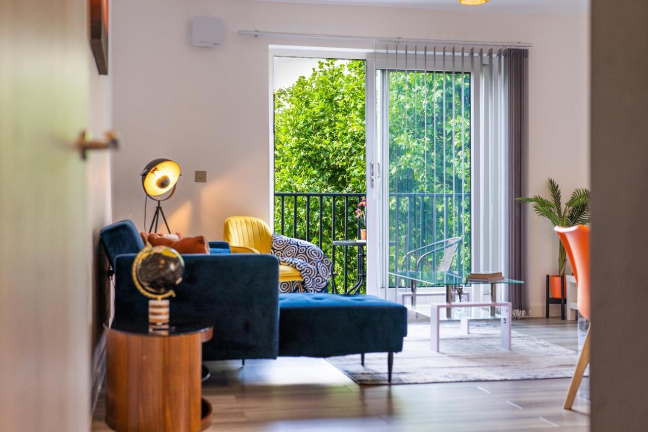 Apartmán Ashview 8 - Heathrow - Business - Free Parking Staines-upon-Thames Exteriér fotografie