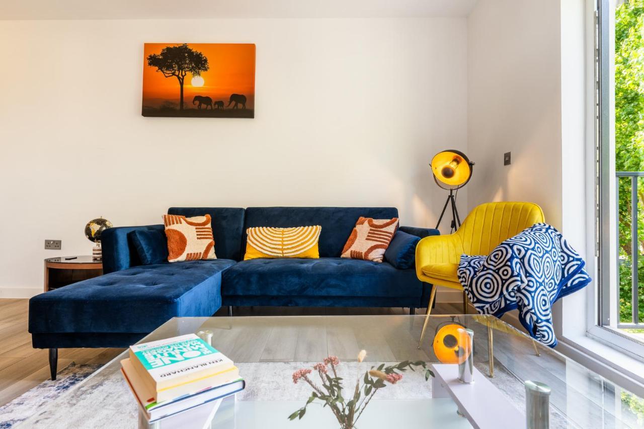Apartmán Ashview 8 - Heathrow - Business - Free Parking Staines-upon-Thames Exteriér fotografie