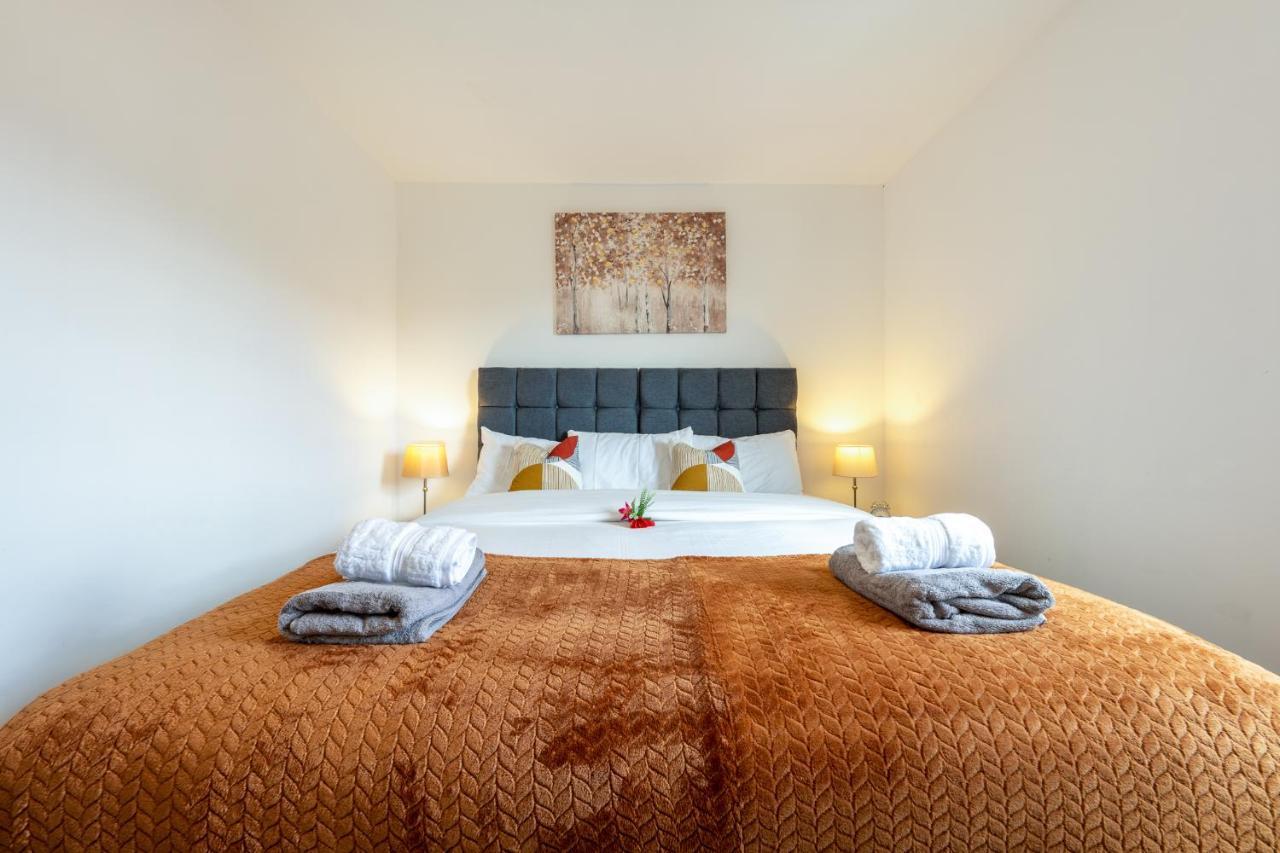 Apartmán Ashview 8 - Heathrow - Business - Free Parking Staines-upon-Thames Exteriér fotografie